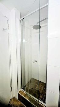 Family Room (Unserviced Rate)