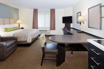Studio Suite, 1 Queen Bed (Hearing)