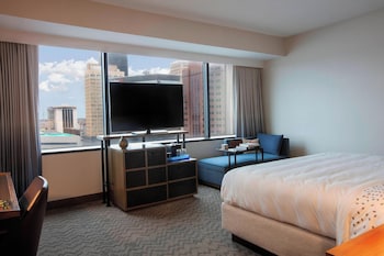 Room, 1 King Bed, Corner