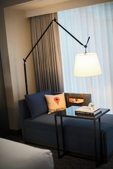 Room, 1 King Bed, Corner