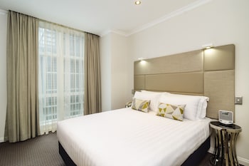 One Bedroom Queen Suite