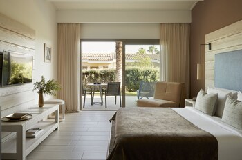 Double Room Swim up Pool view (Bungalow Area)