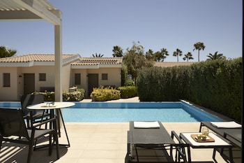 Double Room Swim up Pool view (Bungalow Area)