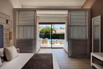Junior Suite Swim Up Pool View (Bungalow Area)