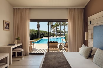 Double Room Swim up Pool view (Bungalow Area)