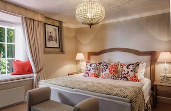 Deluxe Room (King/Twin)