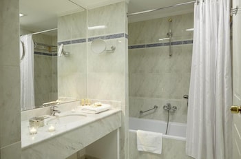 Classic Double Room, 1 Queen Bed