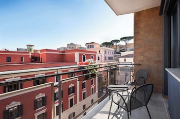 Deluxe Room, 1 Queen Bed, Balcony (Terrace)