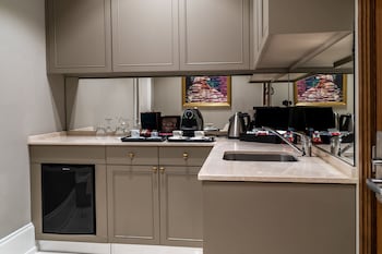 Royal Suite, 1 Bedroom, Non Smoking, City View