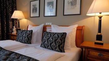 Standard Room, 1 Double or 2 Twin Beds
