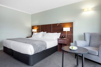 Standard Room, 1 Queen Bed