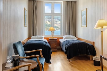 Standard Twin Room (two separate twin beds)